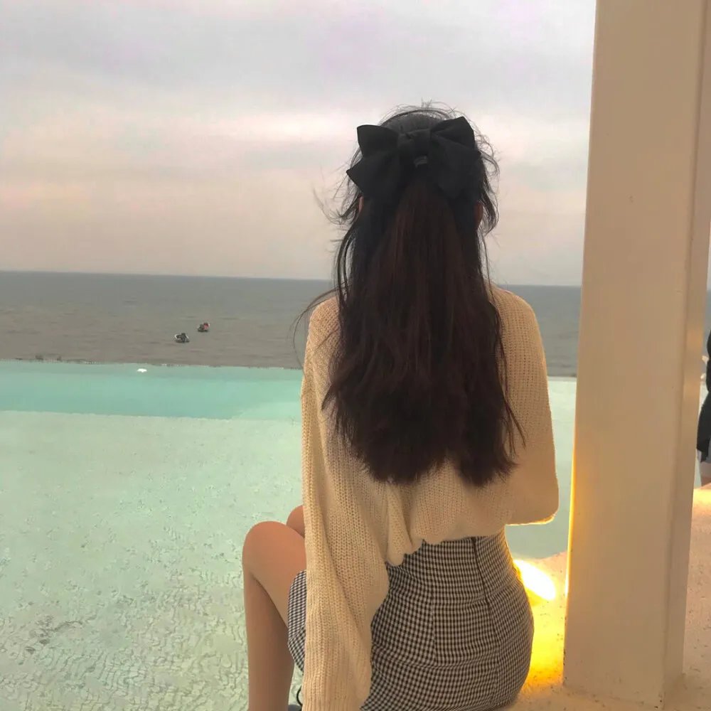 奔现当天，室友阻止我和网恋对象见面